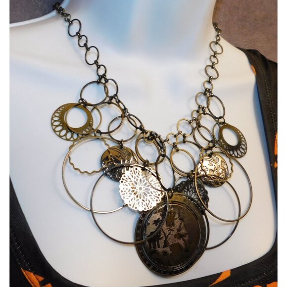 Abstract Floral Elephant Silver Tone Medallion Necklace - Picture 6 of 11